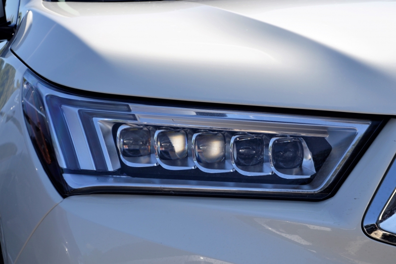 concession-moto-MARIE-min_acura-headlamp-2834131