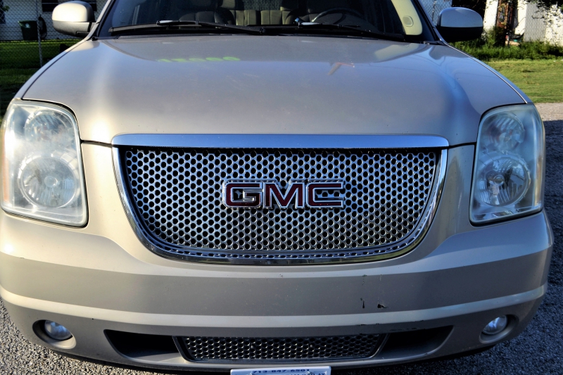 concession-moto-MARIE-min_gmc-yukon-truck-grill-2828425